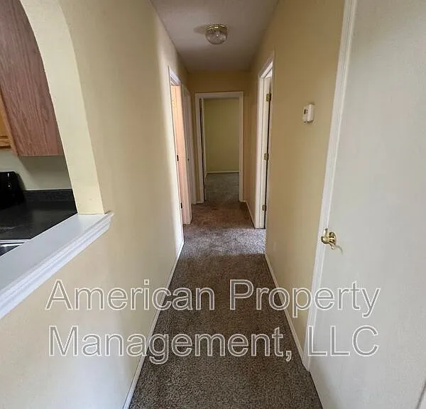 4718 NE Wisconsin St — Photo 3