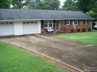 547 Hoyle St, Lincolnton, NC 28092