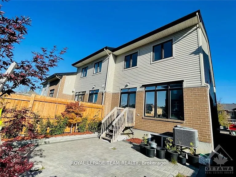 1189 Tischart Cres — Photo 35