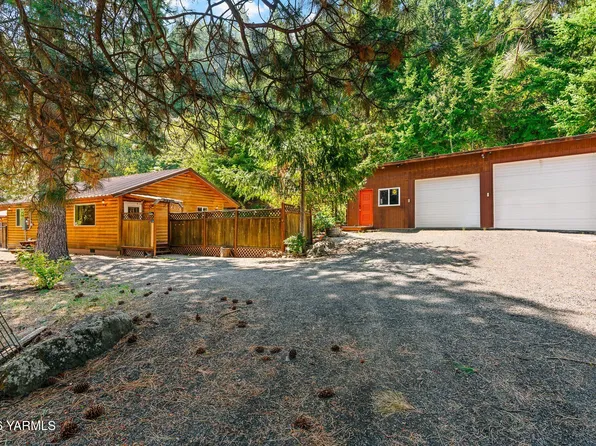 150 Pine Cliff Dr, Naches, WA 98937