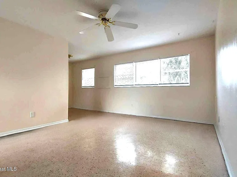 1706 Pineda St — Photo 3