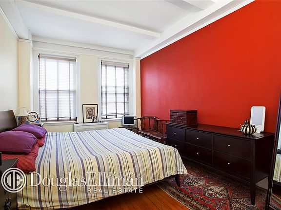 3rd image of 150 E 49th St APT 5C