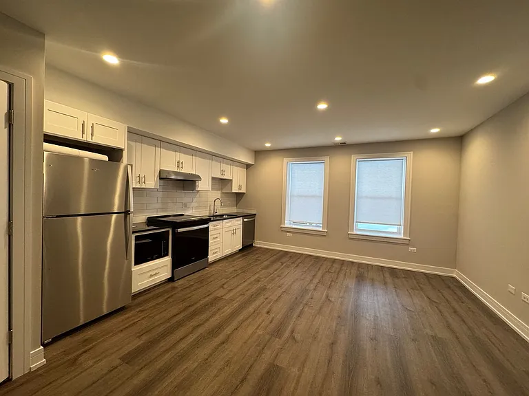 1710 W Lunt — Photo 3