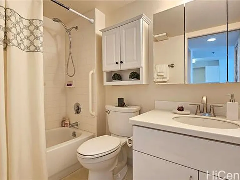 1448 Young St #1106 — Photo 9