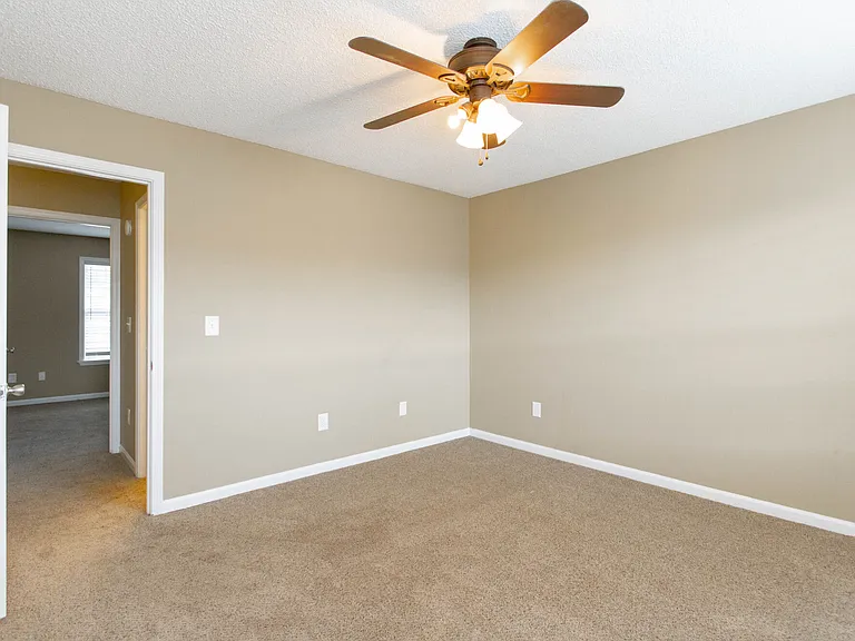 1700 Wedgewood Dr — Photo 10