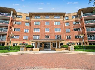 730 Creekside Dr Unit 304, Mount Prospect, IL 60056