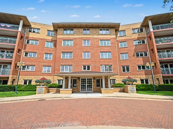 730 Creekside Dr Unit 304, Mount Prospect, IL 60056