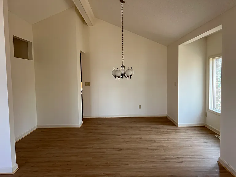 303 Lake Pointe Dr — Photo 14