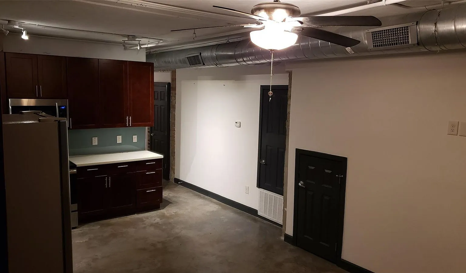 2 bed, 1.0 bath, 1000 sqft, $1,295 — Photo 3