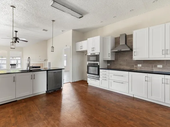 1019 Halifax Ln, Forney, TX 75126