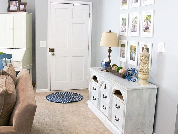 front door entry into L/R