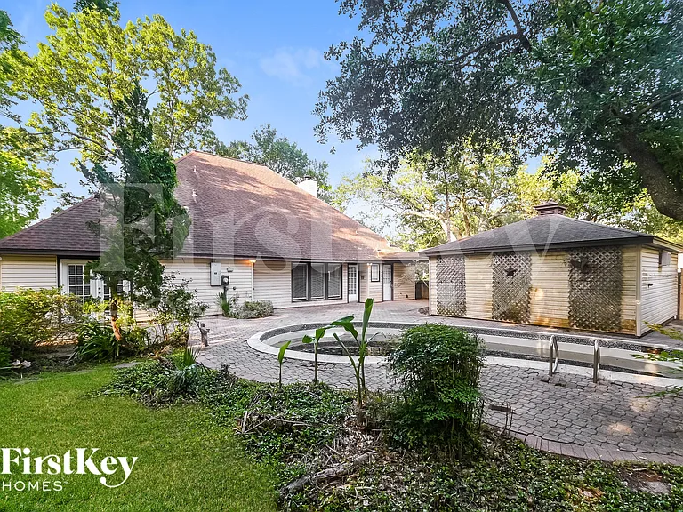 4146 Meadowbank Dr — Photo 18