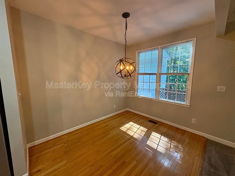 4506 Treerose Way — Photo 5