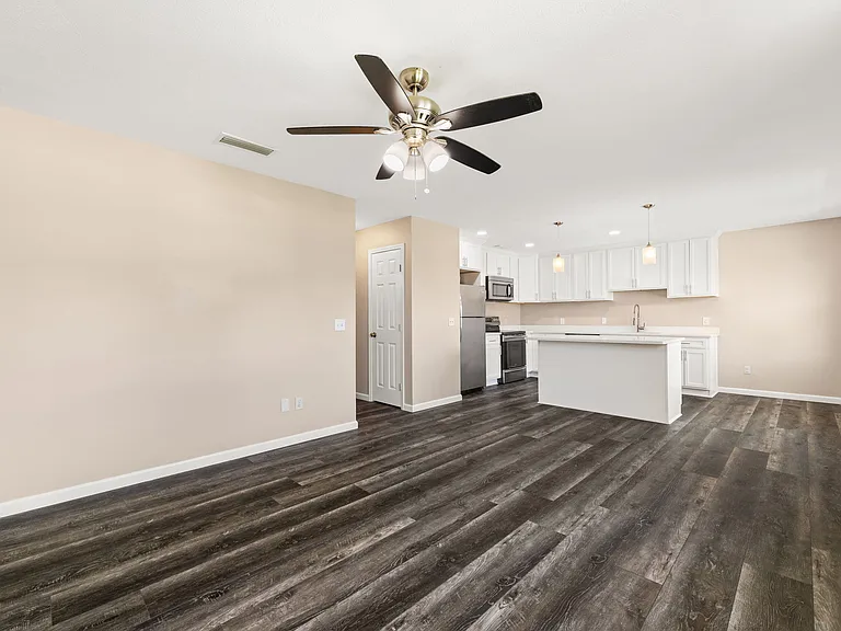 2716 Oak Hammock Dr — Photo 4