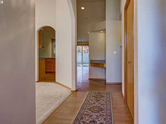 5th image of 16407 NE 33rd St