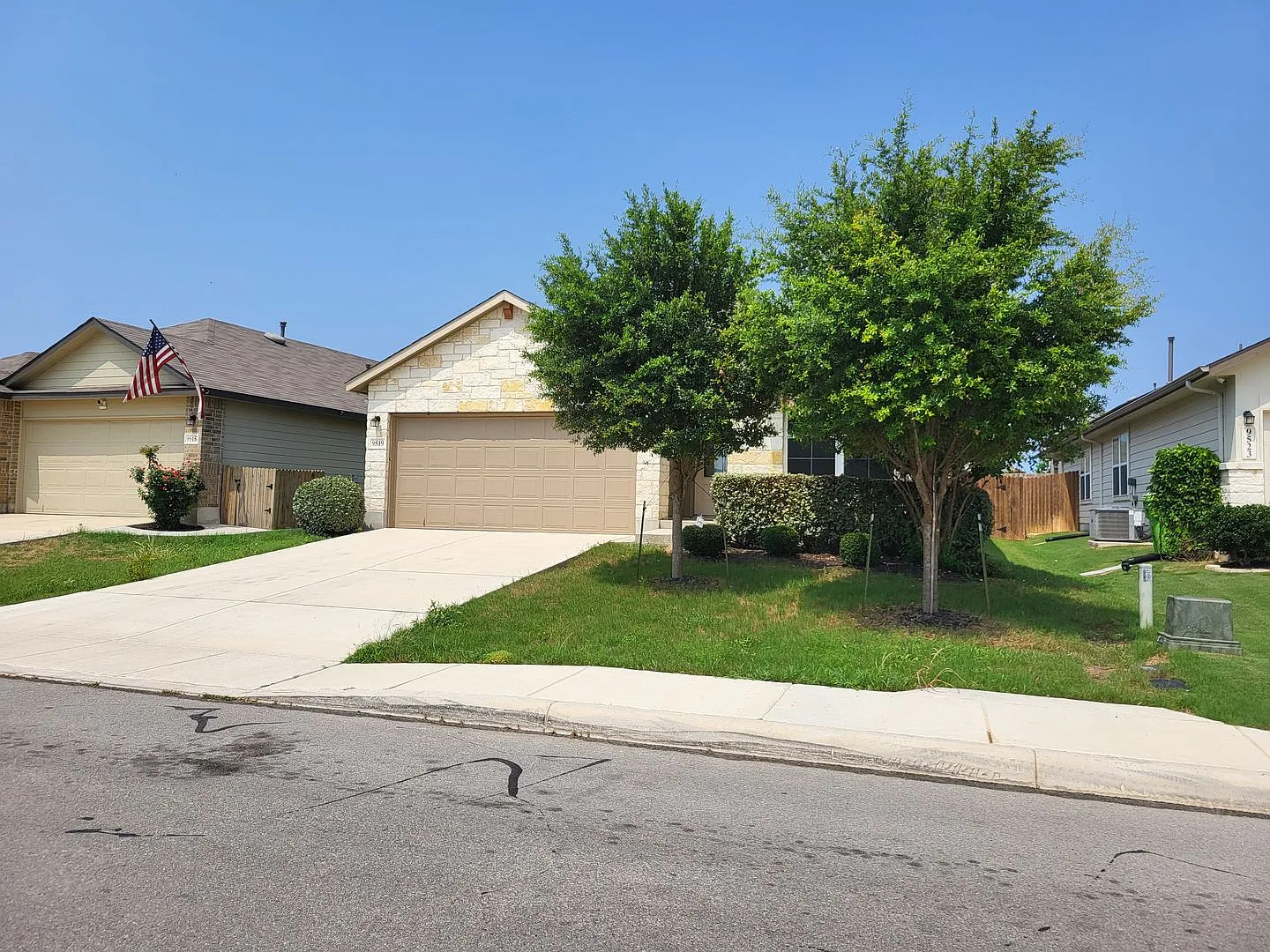 Pristine Home With Open Floor Plan — Photo 2