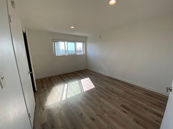 5th image of 17 28th Ave APT 302