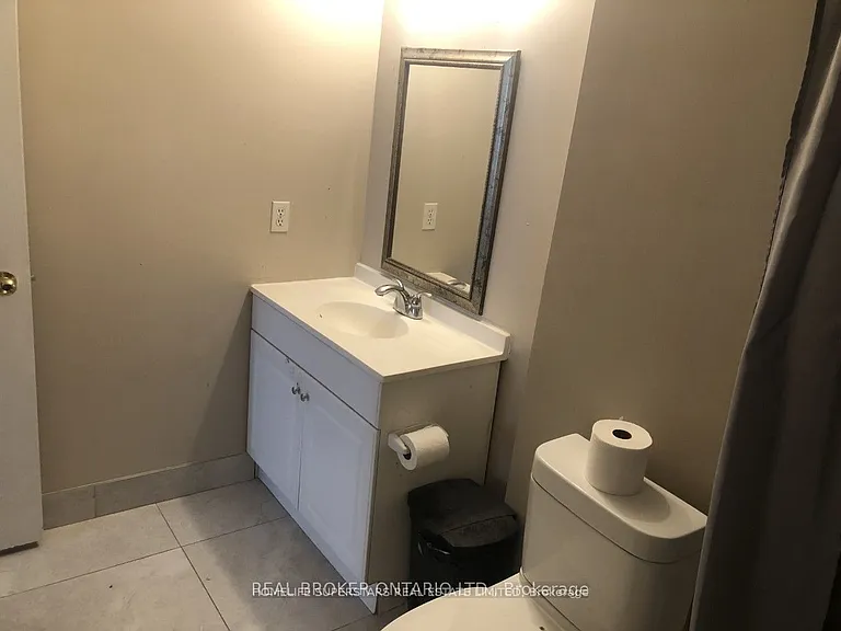 2555 Thomas St #1 — Photo 26