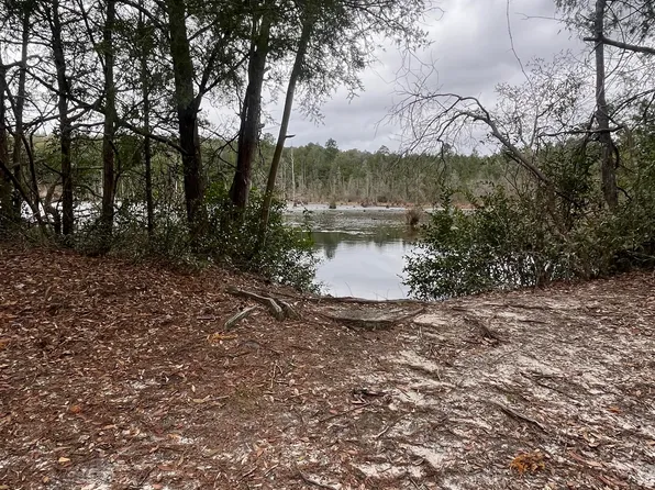 Leisure Ln, Holt, FL 32564