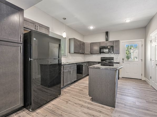 715 Worden St SE #3