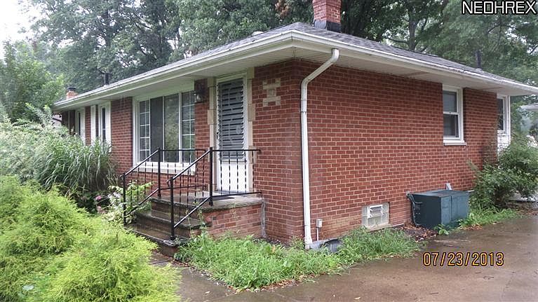 1st image of 1985 Eaton Dr