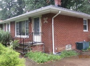 1985 Eaton Dr, Avon, OH 44011