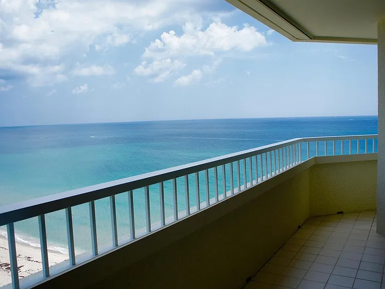 5070 N Ocean Dr #10B — Photo 1