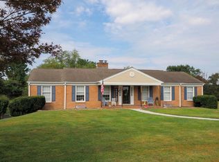 124 Country Club Ln, Galax, VA 24333