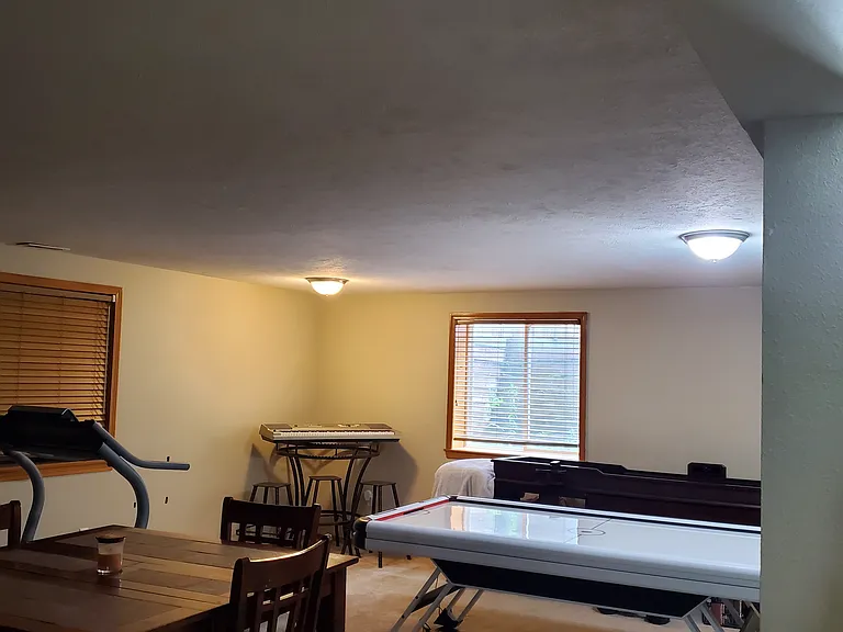 322 W Charlton Ave — Photo 16