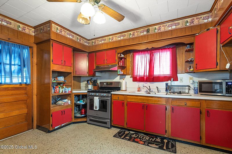5th image of 15 Harris Avenue