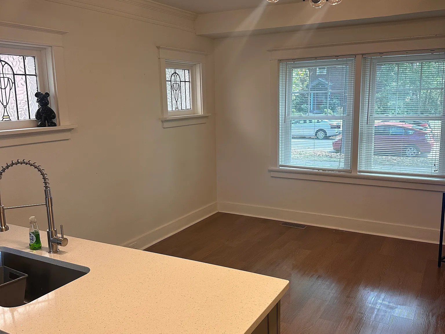 2 bed, 1.5 bath, 1242 sqft, $1,700 — Photo 4