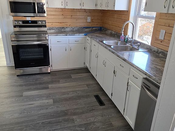 2nd image of 335 W Cherry St