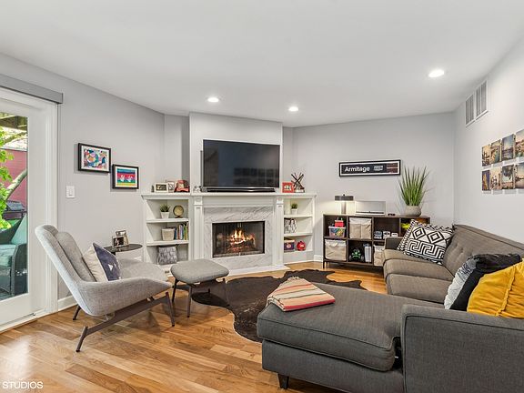 3rd image of 2119 N Magnolia Ave