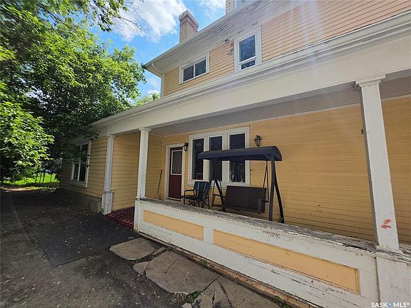 3rd image of 1072 104th STREET
