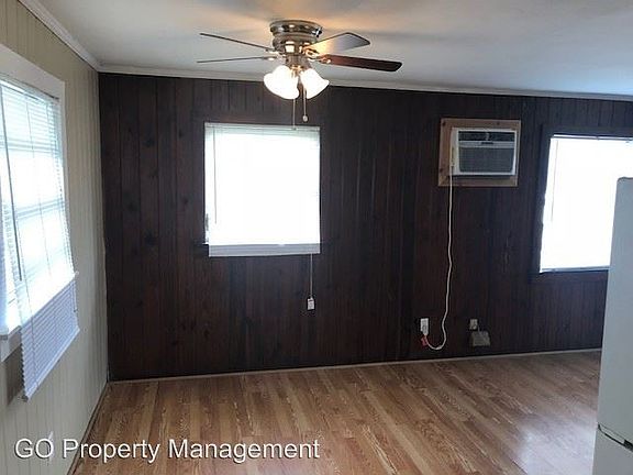 4th image of 1200 Amaros Ave