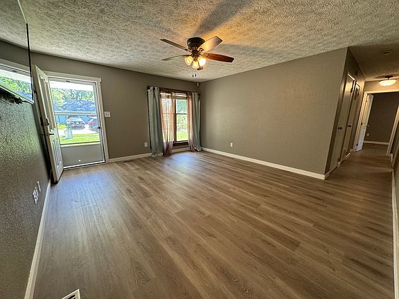 3rd image of 4308 Wedgewood Ct