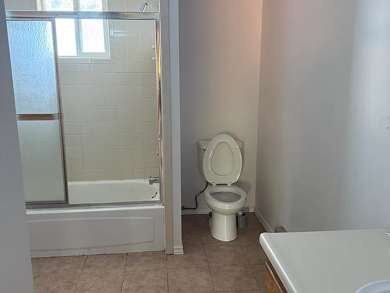 556 E 5th Ave #3 — Photo 6
