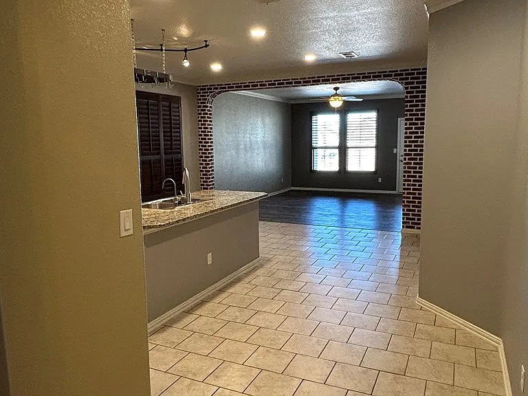 6918 Brooks Ranch Rd — Photo 3