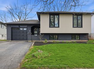 696 Francis Rd, Burlington, ON L7T 3X7