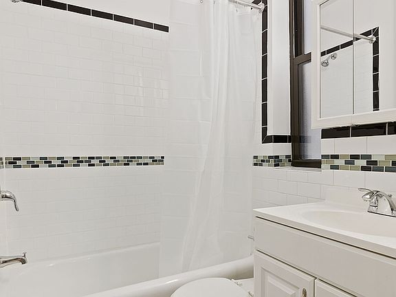 5th image of 220 W 24th St #2202F