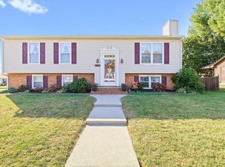 6004 Old Manor Ct, Roanoke, VA 24019