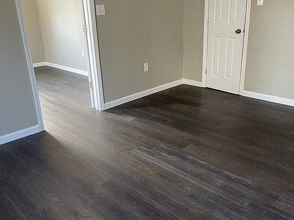 5th image of 3809 Kinard Ave