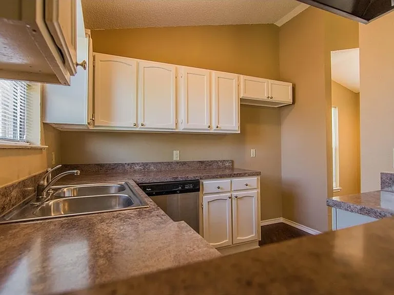 1080 W Hills Ter — Photo 7