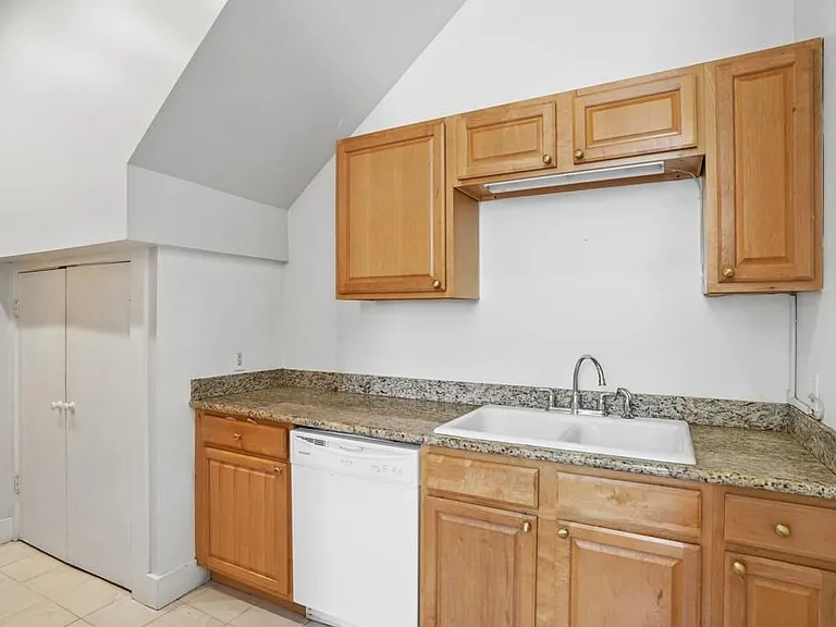 1014 Dumaine St #B — Photo 9