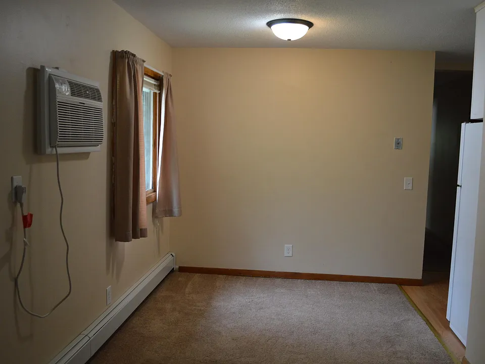The living area looking to the dining area which is approx 7ft 10 inches by 8ft 10inches