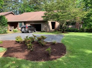 70 Round Spinney Dr, Seneca, SC 29672
