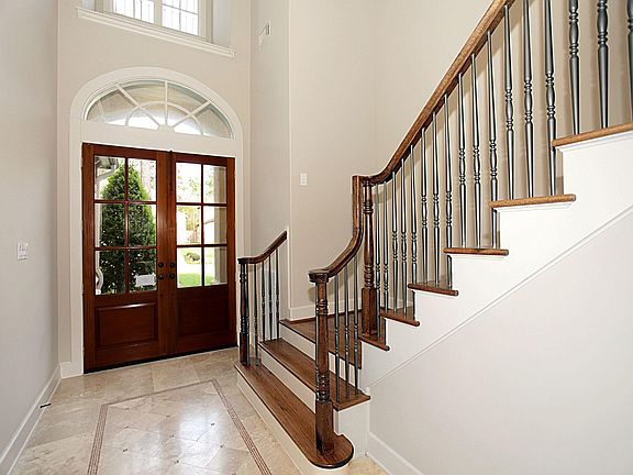 4th image of 15 Serenade Pines Pl