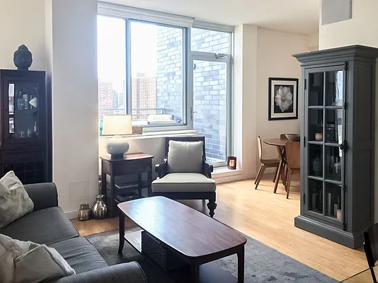 Rented by Kahen Properties | media 9