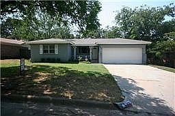 1st image of 305 Bayless Dr