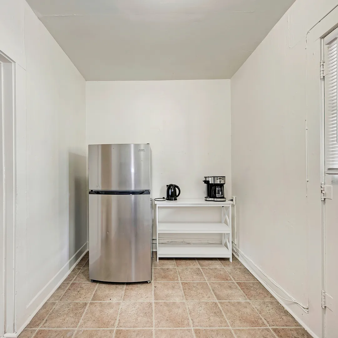 Charming Fully Furnished Studio in the Heart of UT Campus $1,600/Month — Photo 2